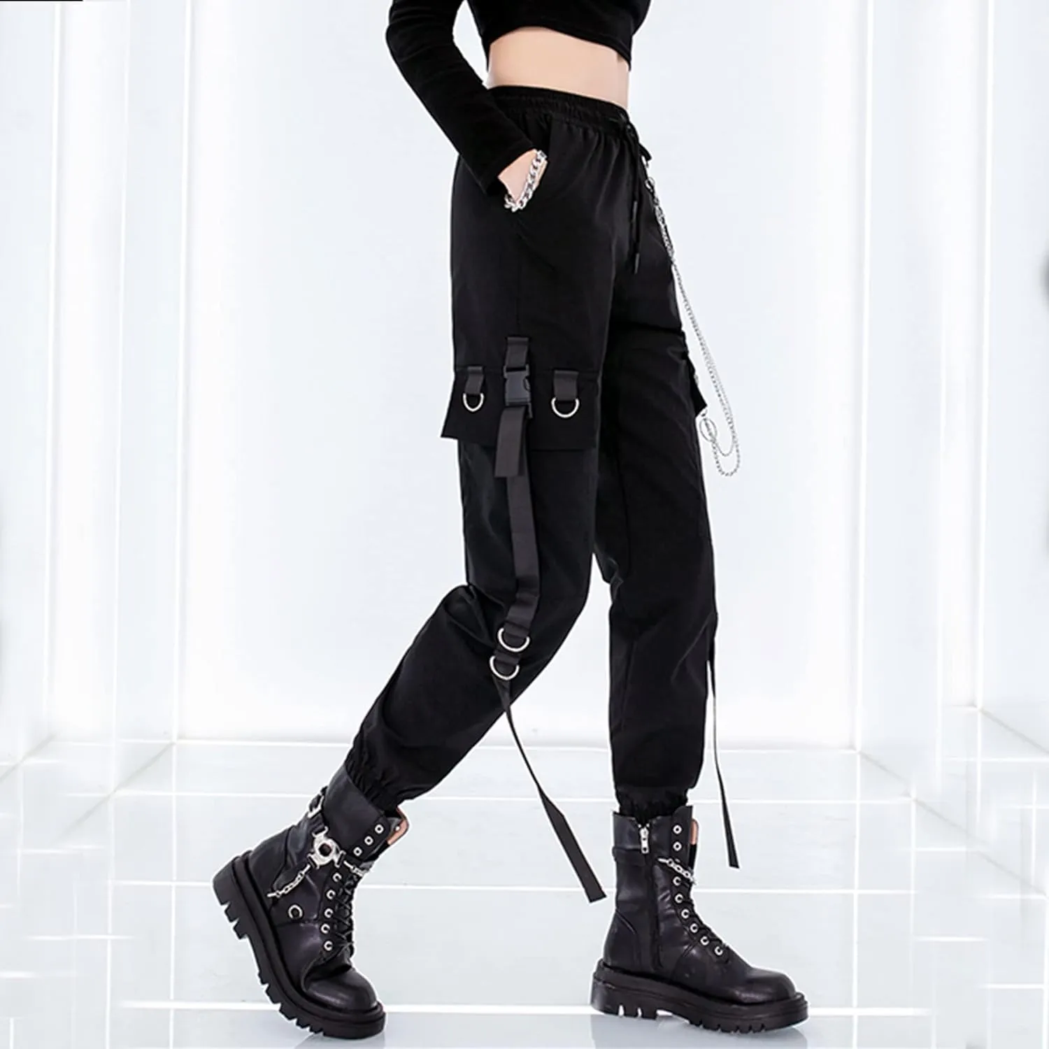 MEINVQIAOTI Black Cargo Pants for Women Techwear Women Loose Street Rock Style Casual Black Pants with Chain Goth Pants