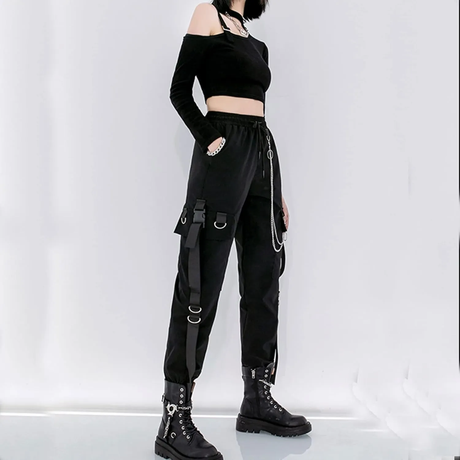 MEINVQIAOTI Black Cargo Pants for Women Techwear Women Loose Street Rock Style Casual Black Pants with Chain Goth Pants
