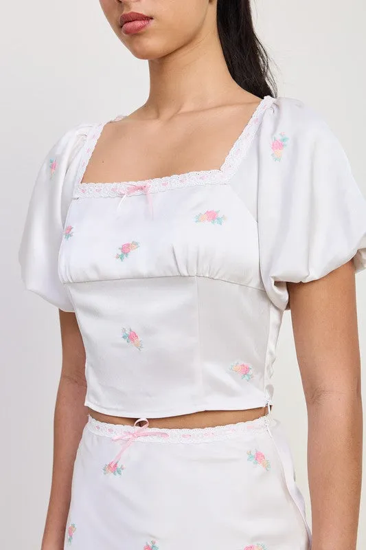 SQAURE NECK BUBBLE CAP SLEEVE TOP