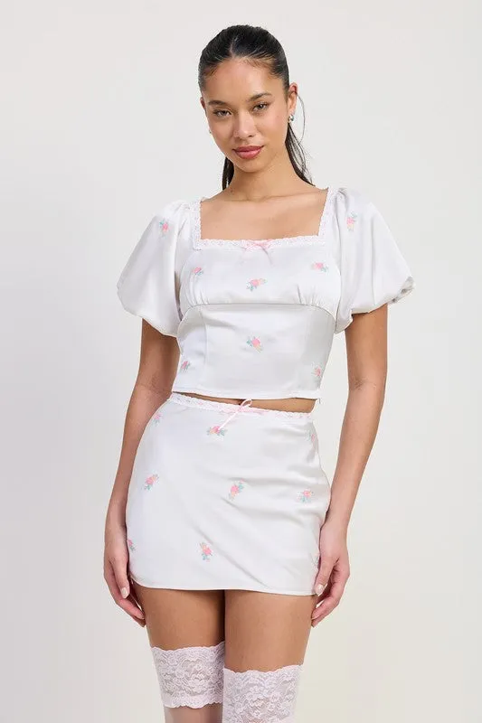 SQAURE NECK BUBBLE CAP SLEEVE TOP