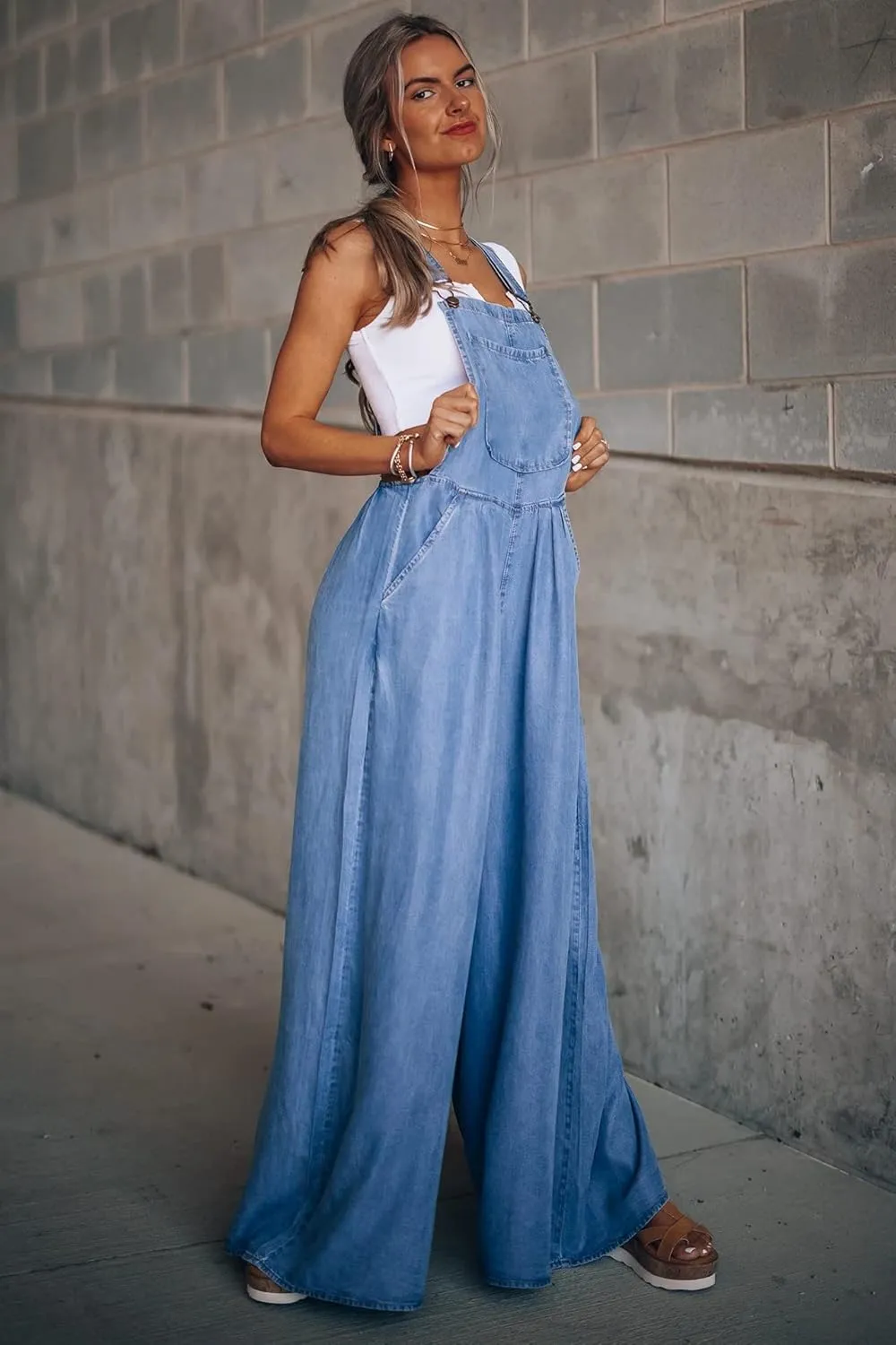 utcoco Women's Casual Loose Denim Overalls Adjustable Strap Wide Leg Bib Jean Overalls Jumpsuit with Pockets