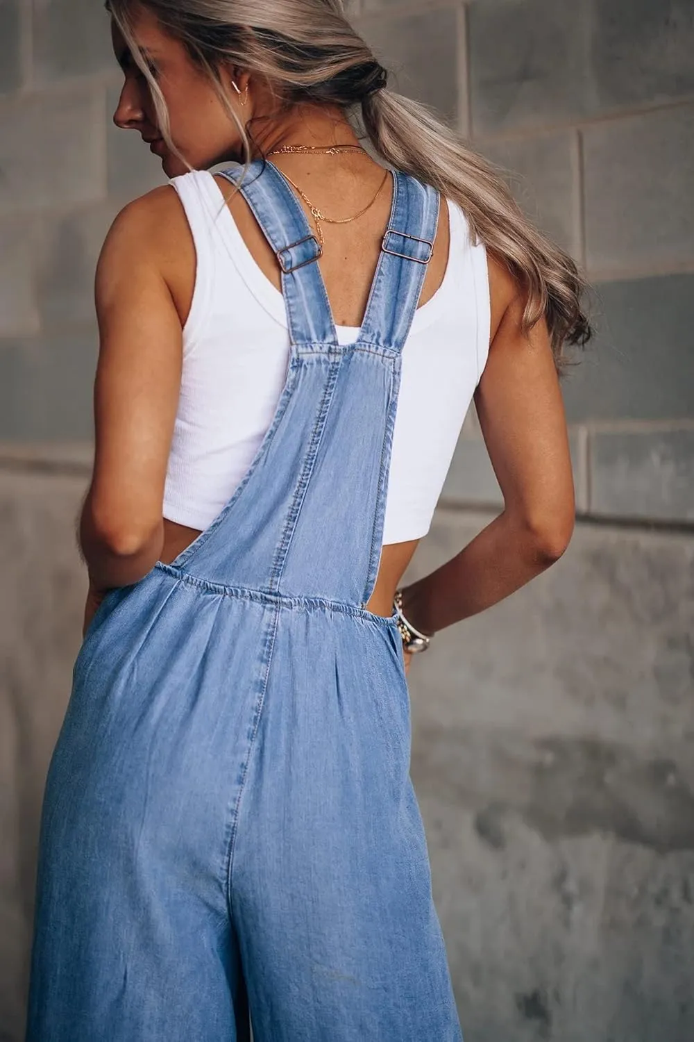 utcoco Women's Casual Loose Denim Overalls Adjustable Strap Wide Leg Bib Jean Overalls Jumpsuit with Pockets