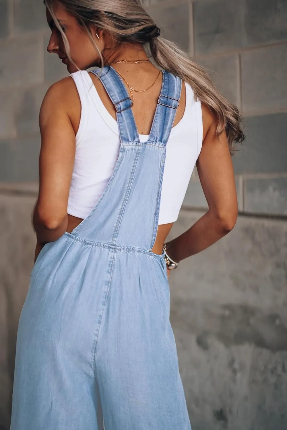utcoco Women's Casual Loose Denim Overalls Adjustable Strap Wide Leg Bib Jean Overalls Jumpsuit with Pockets