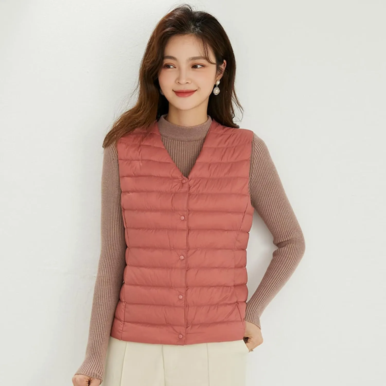 Womens Winter Puffer Vest Lightweight Collarless Outdoor Puffer down Short Packable Vest Alternative Vest Jacket
